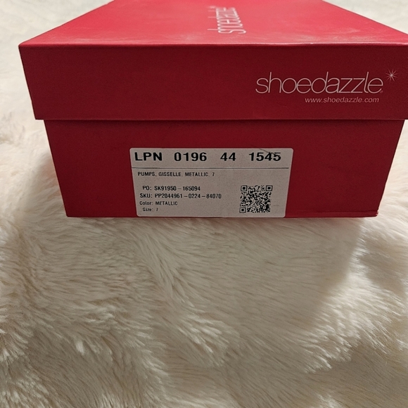 Shoe Dazzle Gisselle Metallic Pumps - Picture 4 of 4